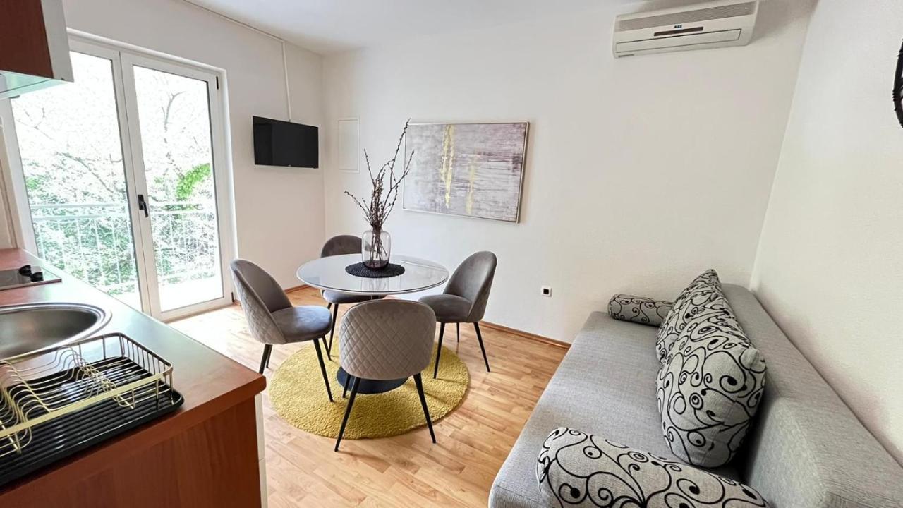 Guesthouse Civljak Baška Voda Esterno foto