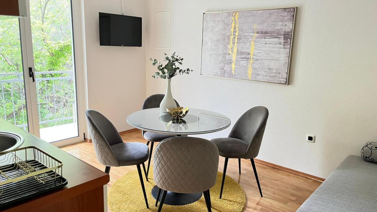 Guesthouse Civljak Baška Voda Esterno foto