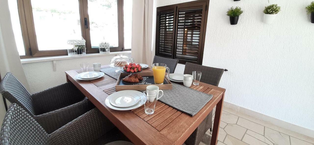Guesthouse Civljak Baška Voda Esterno foto