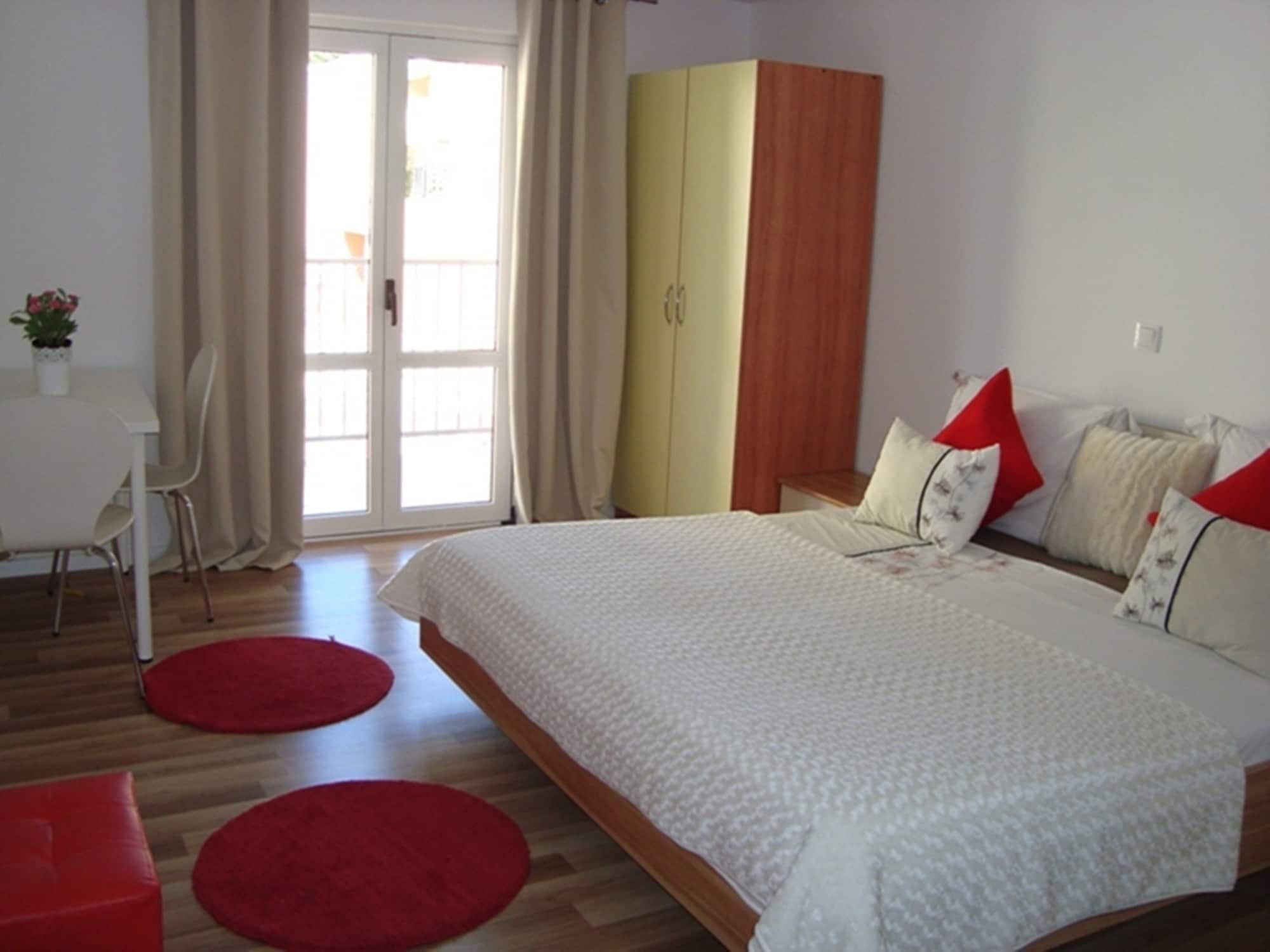 Guesthouse Civljak Baška Voda Esterno foto